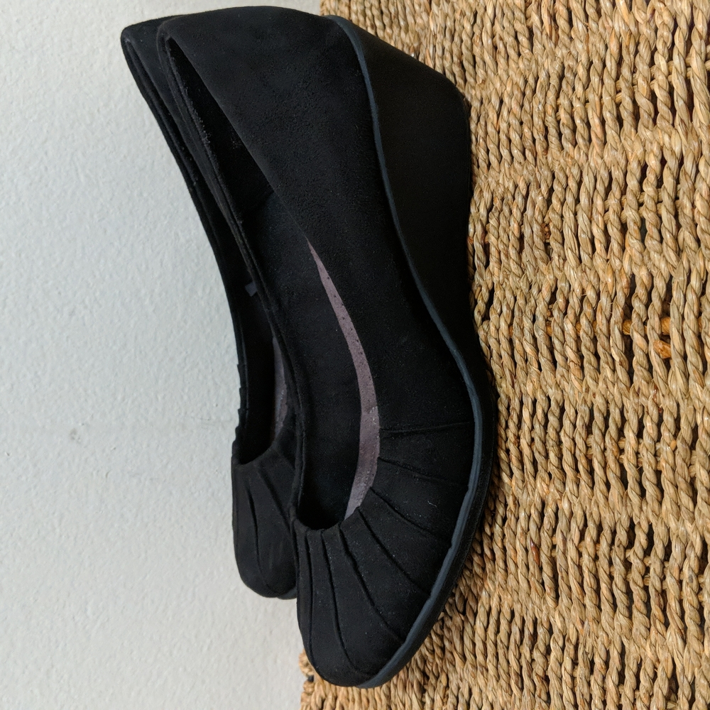 Dexflex Comfort Women's Black Wedge Heels Size 8.5